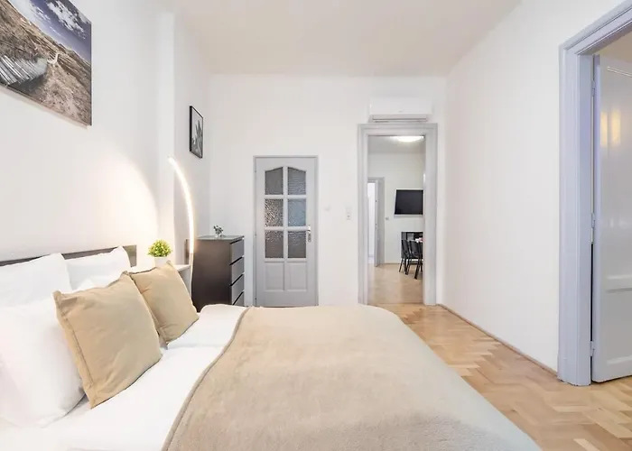 Large And Comfy Budapest