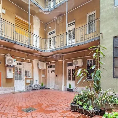 アパート Large And Comfy *