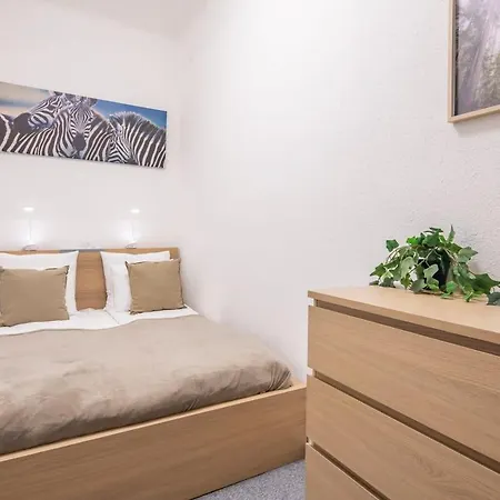 Апартаменты Large And Comfy