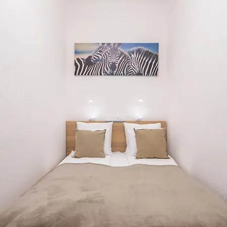 Апартаменты Large And Comfy *